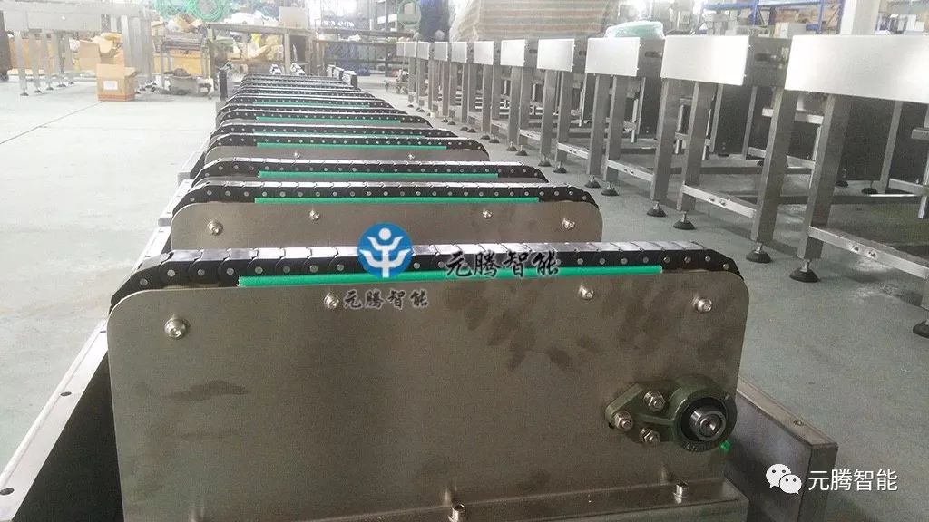 準(zhǔn)備發(fā)貨中的移載機(jī)